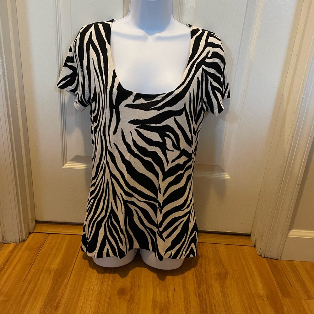 Dana Buchman Black and White Zebra Print Short Sleeve Top